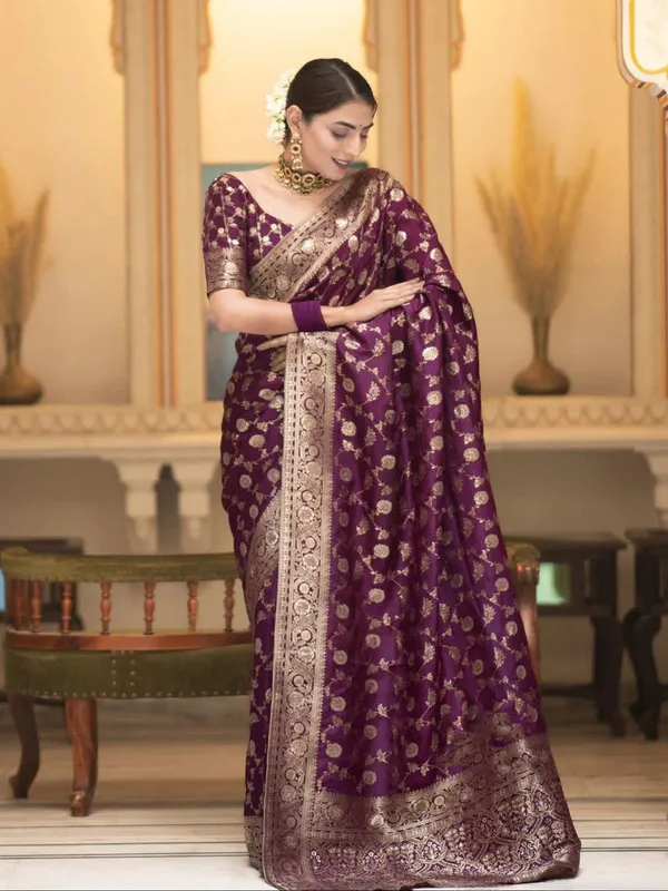 Maroon_Silk_Blend_Floral_Woven_Banarasi_Saree_For_Women