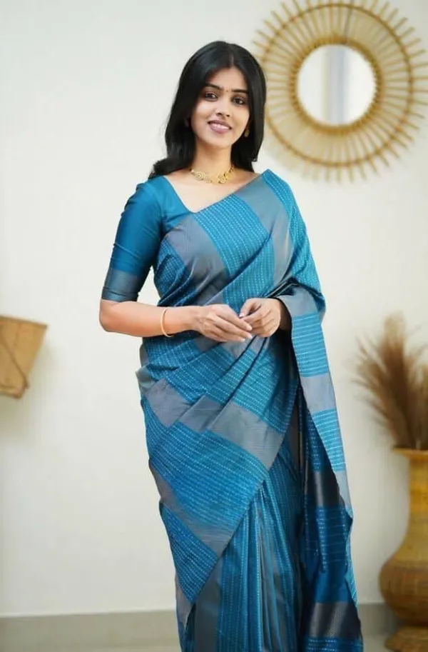 Blue_Silk_Blend_Striped_Banarasi_Jacquard_Saree_For_Women