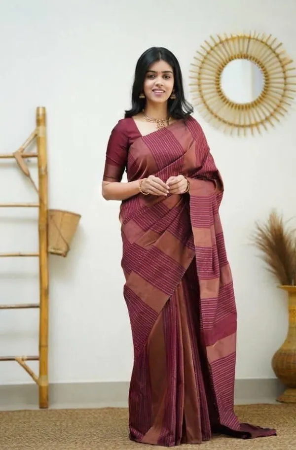 Maroon_Brown_Silk_Blend_Woven_Banarasi_Regular_Saree_For_Women