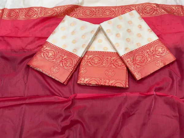 Cream_Red_Cotton_Silk_Woven_Kanjivaram_Saree_For_Women