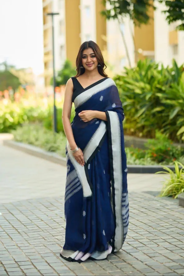 Blue_Cotton_Linen_Striped_Woven_Regular_Saree_For_Women