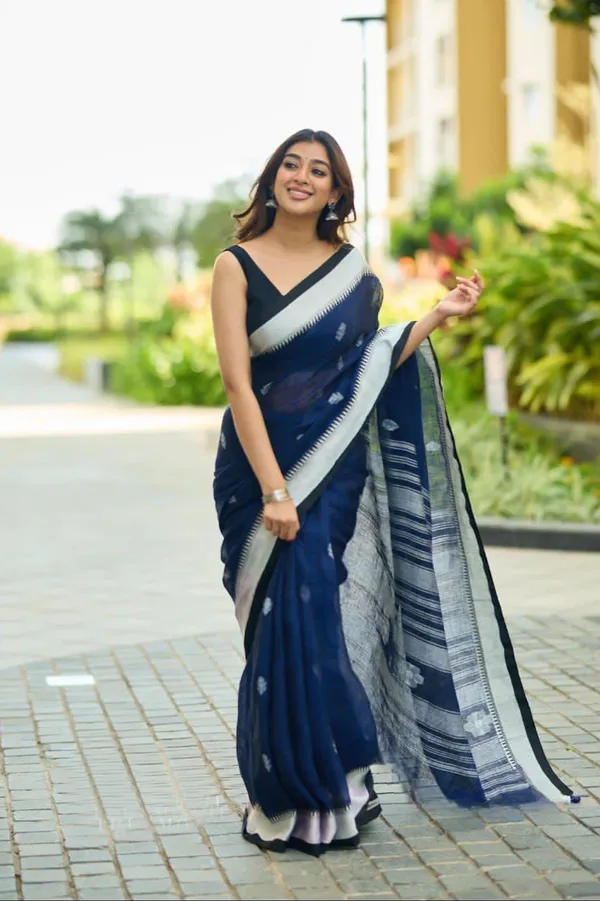 Blue_Cotton_Linen_Striped_Woven_Regular_Saree_For_Women