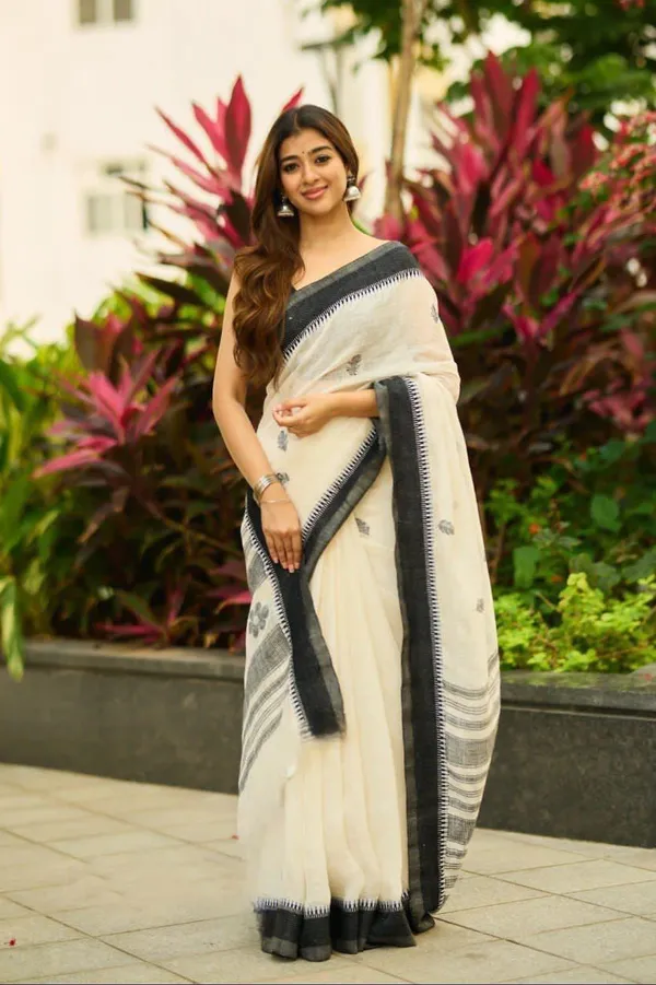 Cream_Cotton_Linen_Striped_Woven_Saree_For_Women