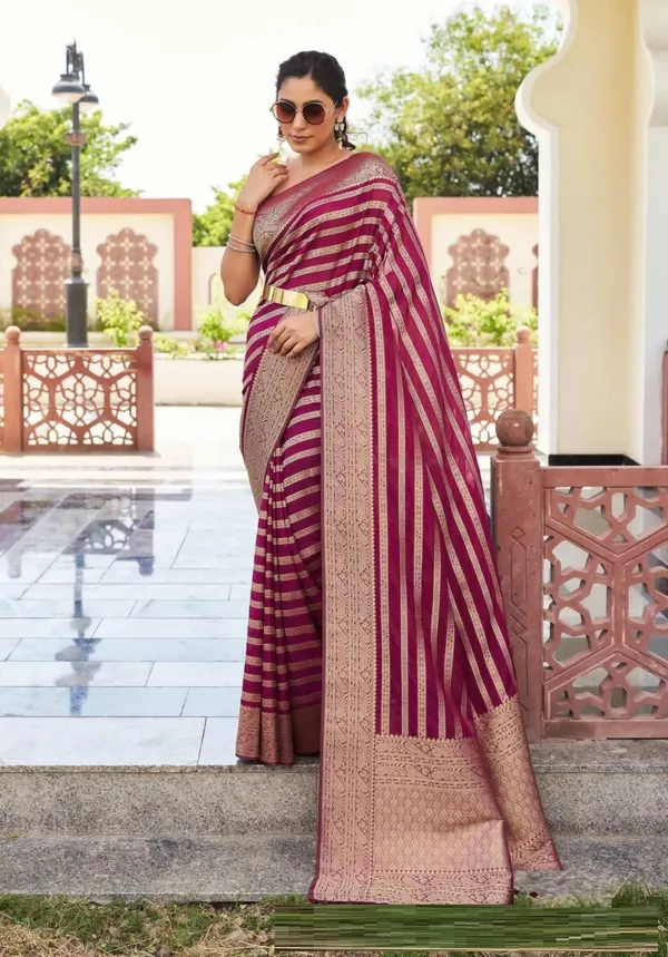 Magenta_Cotton_Silk_Striped_Woven_Banarasi_Saree_For_Women