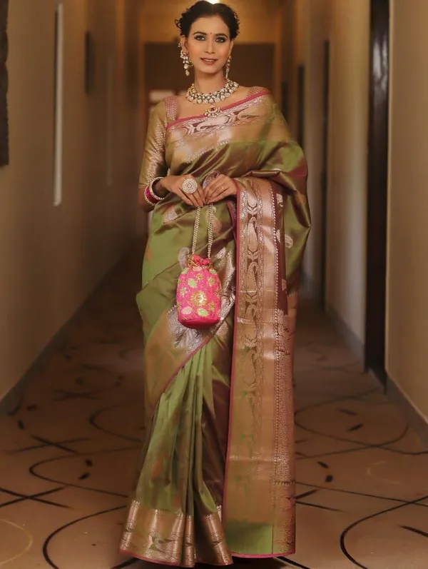 Green_Cotton_Silk_Paisley_Temple_Border_Woven_Banarasi_Saree_For_Women