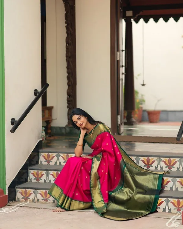 Multicolor_Dupion_Silk_Woven_Jacquard_Banarasi_Saree_For_Women