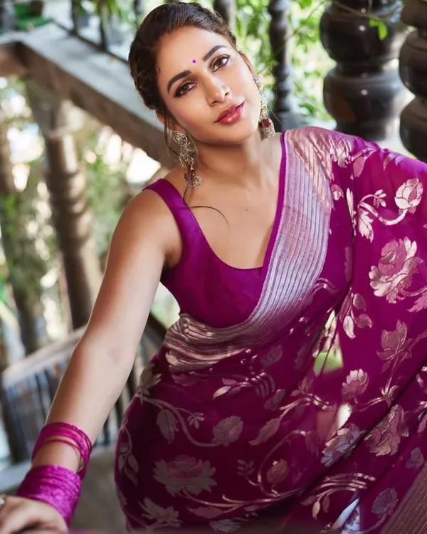 Purple_Cotton_Silk_Floral_Woven_Banarasi_Saree_For_Women