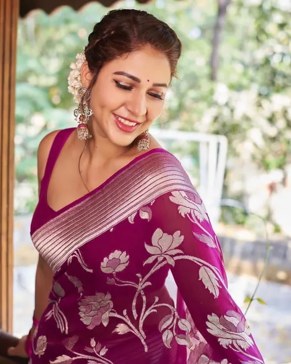 Purple_Cotton_Silk_Floral_Woven_Banarasi_Saree_For_Women