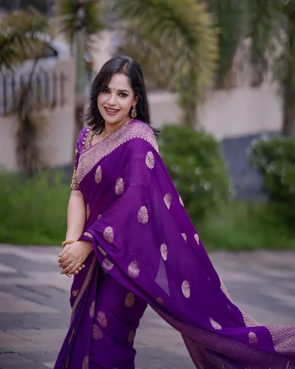 Purple_Cotton_Silk_Floral_Woven_Banarasi_Saree_For_Women