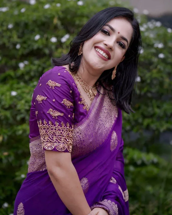 Purple_Cotton_Silk_Floral_Woven_Banarasi_Saree_For_Women