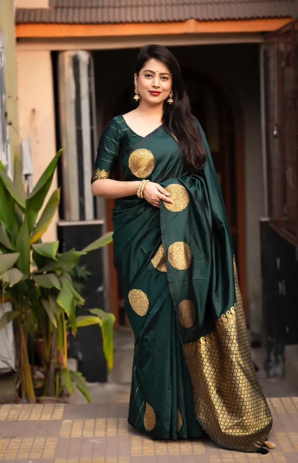 Dark_Green_Cotton_Silk_Geometric_Woven_Banarasi_Saree_For_Women
