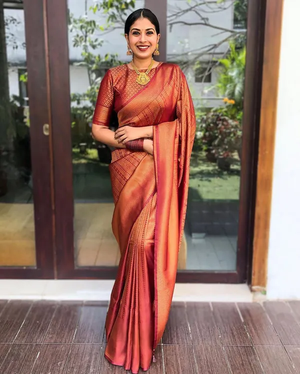 Maroon_Cotton_Silk_Geometric_Print_Temple_Border_Banarasi_Saree_For_Women