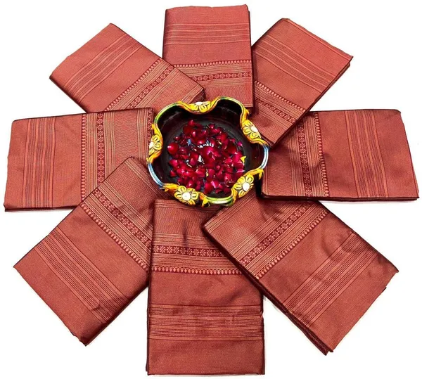 Maroon_Cotton_Silk_Geometric_Print_Temple_Border_Banarasi_Saree_For_Women