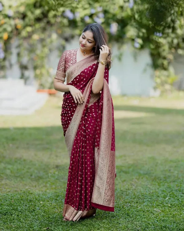 Maroon_Cotton_Silk_Floral_Woven_Banarasi_Saree_For_Women