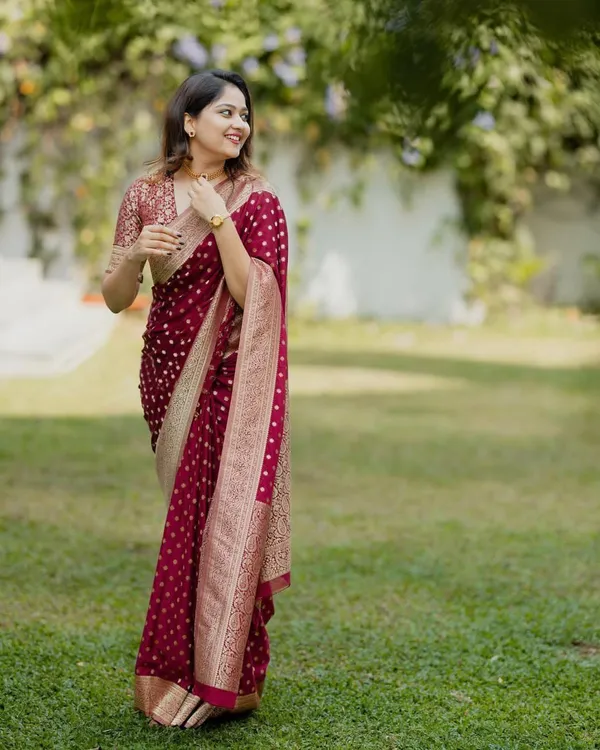 Maroon_Cotton_Silk_Floral_Woven_Banarasi_Saree_For_Women