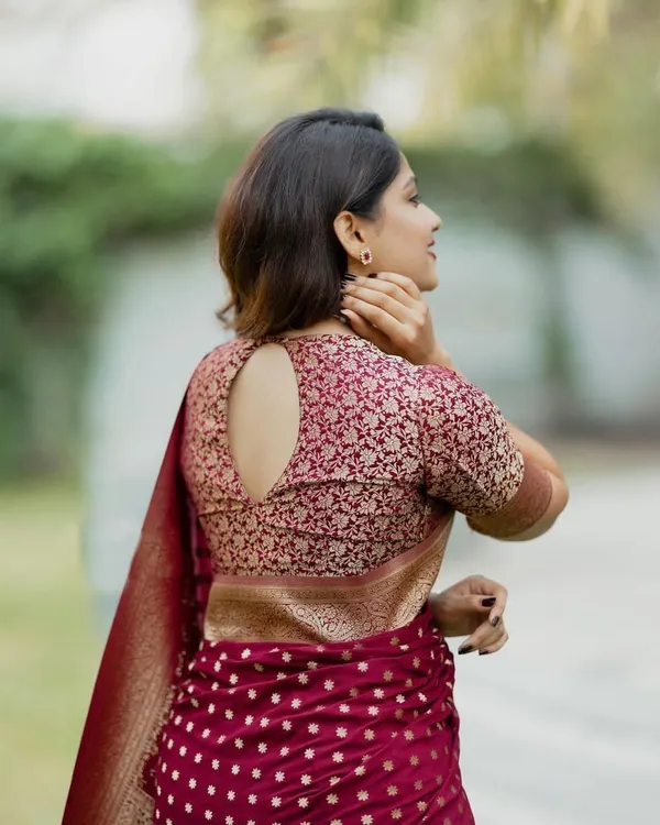 Maroon_Cotton_Silk_Floral_Woven_Banarasi_Saree_For_Women