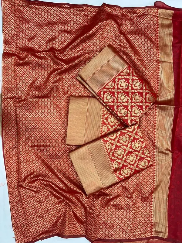 Red_Cotton_Silk_Jacquard_Woven_Regular_Saree_For_Women