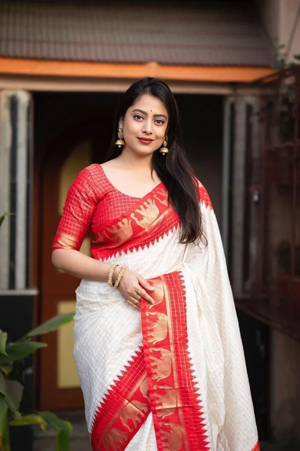 White_Cotton_Silk_Jacquard_Woven_Banarasi_Saree_For_Women