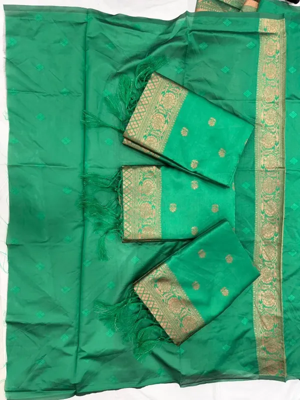 Green_Cotton_Silk_Jacquard_Woven_Banarasi_Saree_For_Women