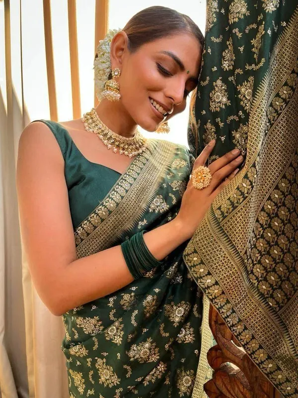 Red_Cotton_Silk_Floral_Print_Woven_Daily_Wear_Saree_For_Women