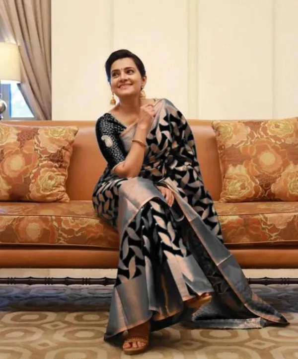Black_Cotton_Silk_Jacquard_Woven_Banarasi_Saree_For_Women