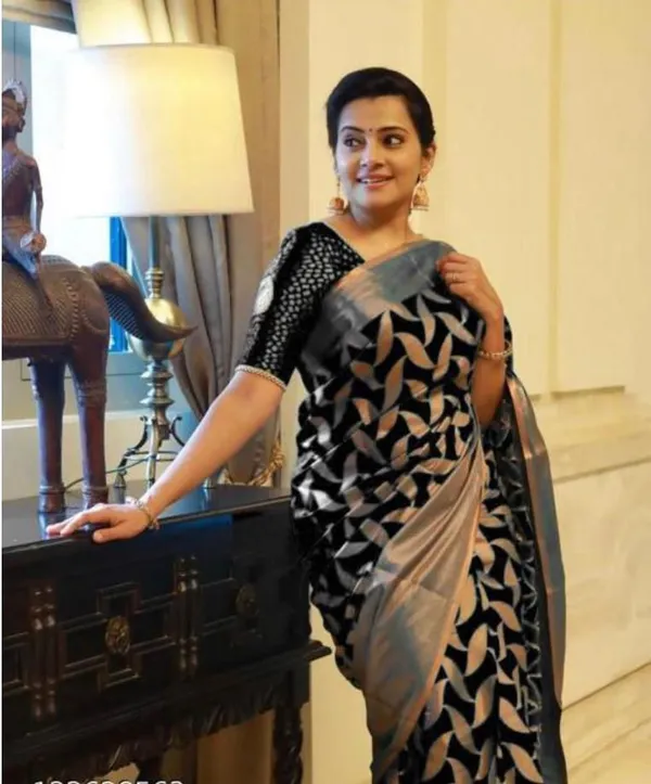 Black_Cotton_Silk_Jacquard_Woven_Banarasi_Saree_For_Women