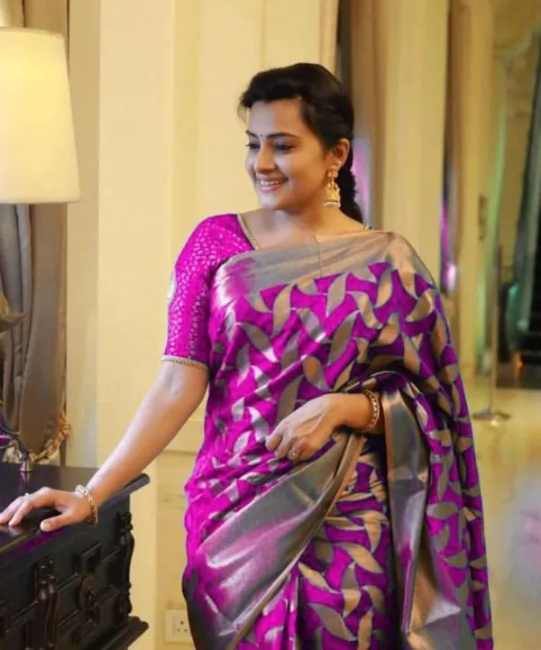Magenta_Cotton_Silk_Jacquard_Woven_Banarasi_Saree_For_Women