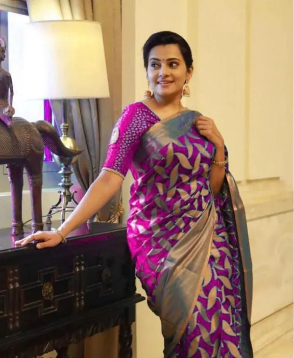 Magenta_Cotton_Silk_Jacquard_Woven_Banarasi_Saree_For_Women