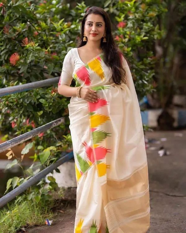 White_Cotton_Silk_Printed_Regular_Saree_For_Women