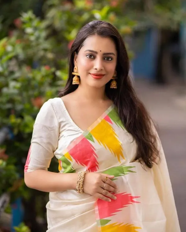 White_Cotton_Silk_Printed_Regular_Saree_For_Women