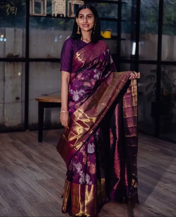 Purple_Cotton_Silk_Floral_Woven_Banarasi_Saree_For_Women