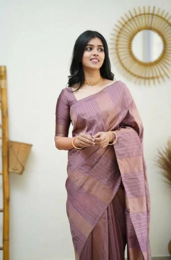 Grey_Silk_Blend_Jacquard_Regular_Saree_For_Women