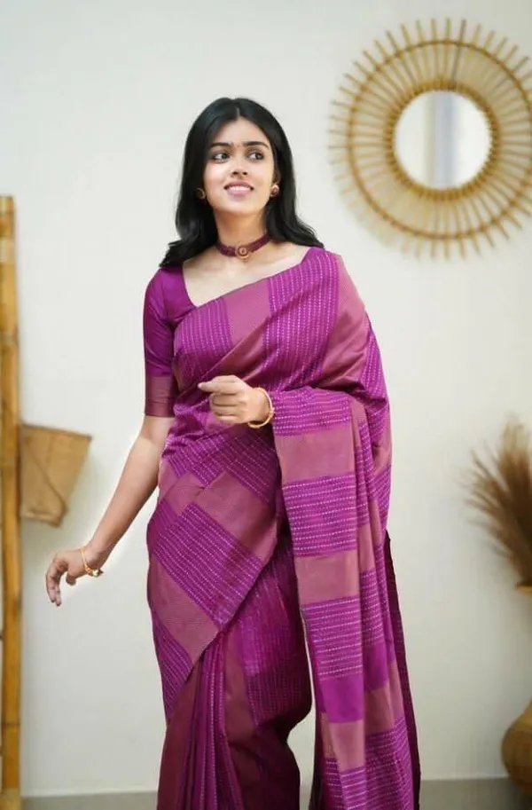 Pink_Silk_Blend_Jacquard_Printed_Saree_For_Women