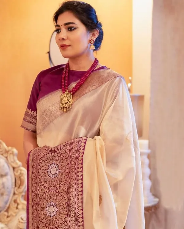 Cream_Silk_Blend_Solid_Bollywood_Regular_Saree_For_Women