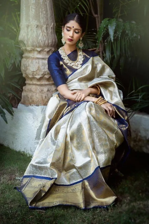 Cream_Blue_Cotton_Silk_Floral_Print_Kanjivaram_Saree_For_Women