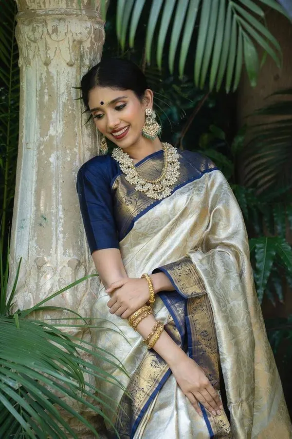 Cream_Blue_Cotton_Silk_Floral_Print_Kanjivaram_Saree_For_Women
