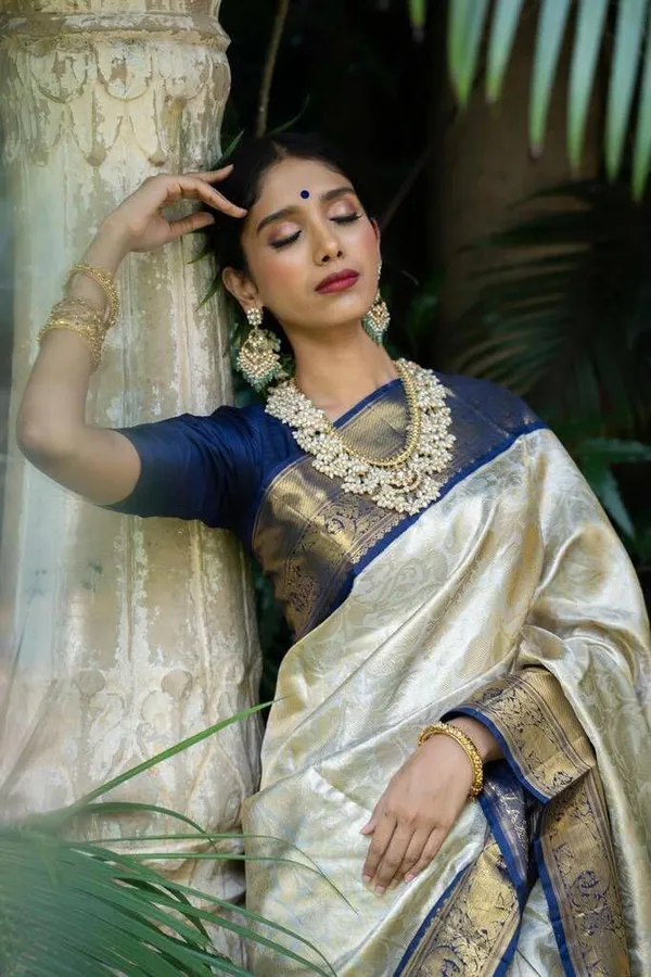 Cream_Blue_Cotton_Silk_Floral_Print_Kanjivaram_Saree_For_Women