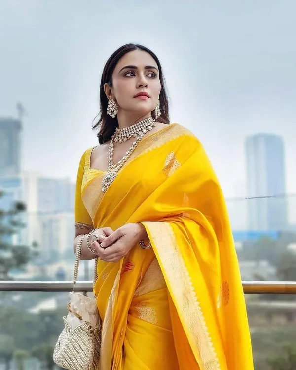 Yellow_Cotton_Silk_Jacquard_Banarasi_Saree_For_Women
