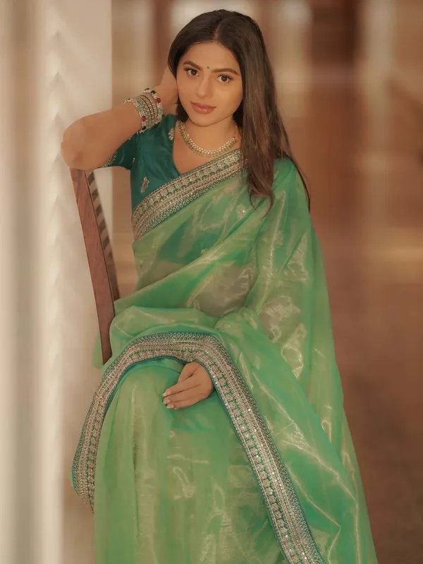 Green_Net_Embellished_Sequin_Bollywood_Regular_Saree_For_Women