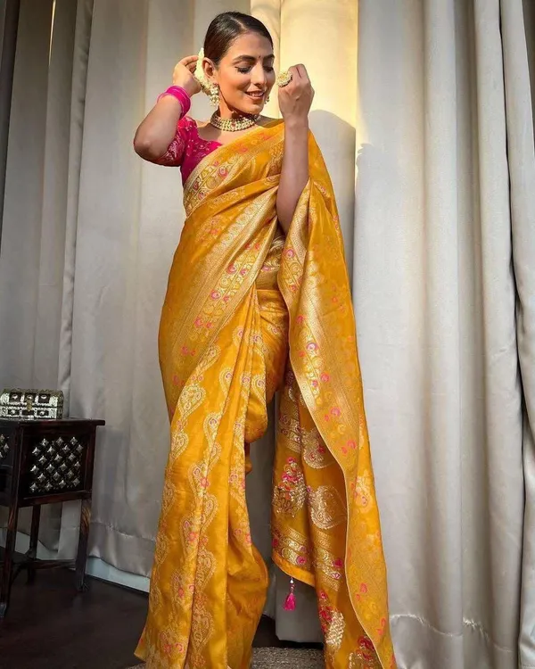 Yellow_Cotton_Silk_Embroidered_Banarasi_Regular_Saree_For_Women