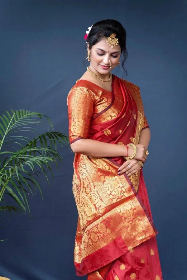 Red_Cotton_Silk_Floral_Temple_Border_Woven_Saree_For_Women