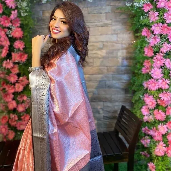 Pink_Silk_Blend_Floral_Print_Banarasi_Saree_For_Women