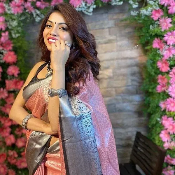 Pink_Silk_Blend_Floral_Print_Banarasi_Saree_For_Women