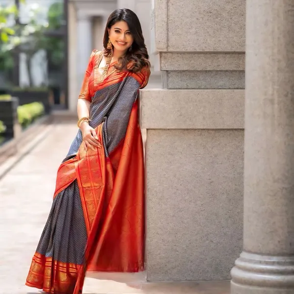 Grey_Silk_Blend_Floral_Print_Jacquard_Regular_Saree_For_Women
