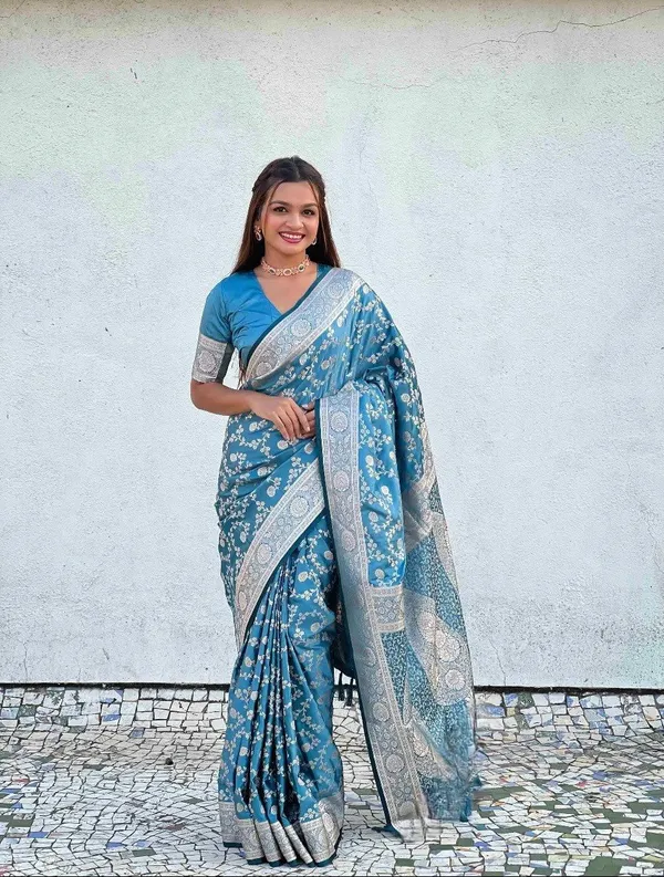 Light_Blue_Cotton_Silk_Floral_Jacquard_Regular_Saree_For_Women