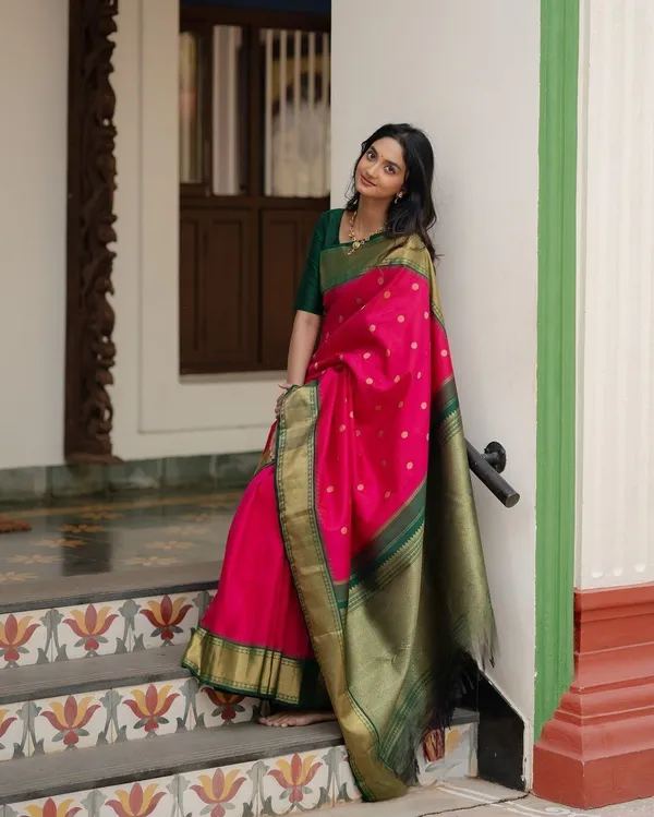 Pink_Cotton_Silk_Floral_Print_Jacquard_Saree_For_Women