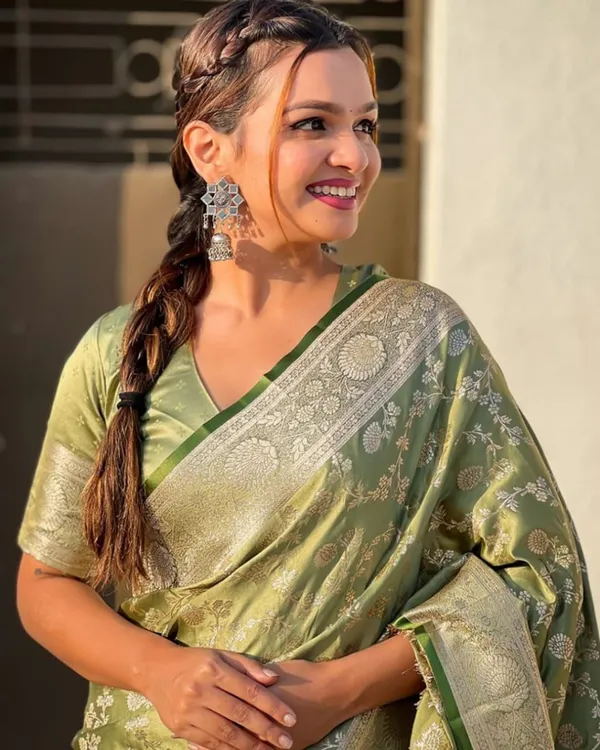 Green_Cotton_Silk_Floral_Print_Bollywood_Saree_For_Women