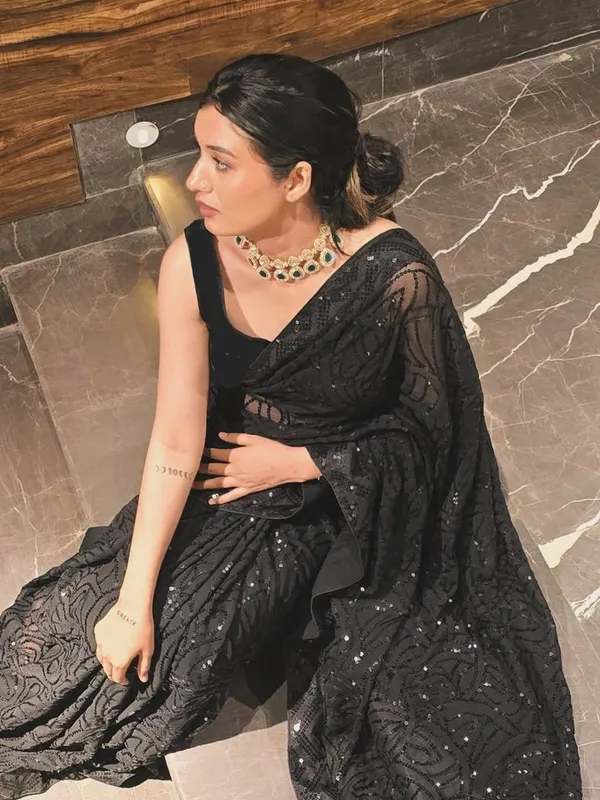 Black_Georgette_Embroidered_Sequence_Work_Saree_For_Women