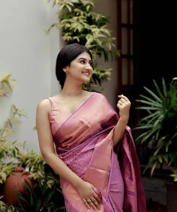 Pink_Cotton_Silk_Floral_Kanjivaram_Saree_For_Women
