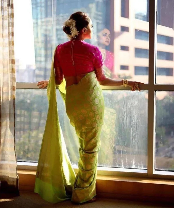 Green_Cotton_Silk_Floral_Print_Woven_Banarasi_Saree_For_Women